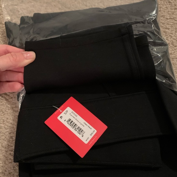Spanx “The perfect Pant Ankle 4-pocket” Color-black size small, inseam-Petite - Picture 5 of 5